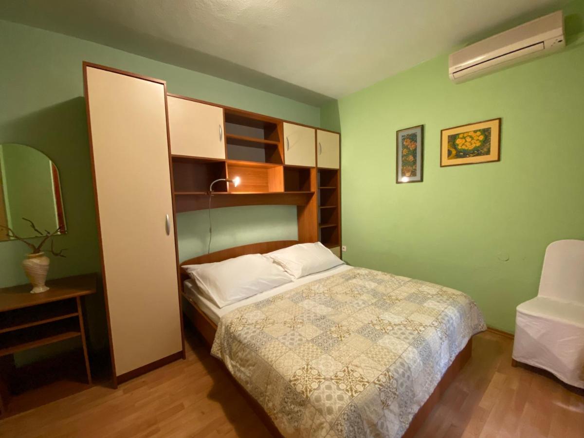 Rooms Josip Makarska Buitenkant foto