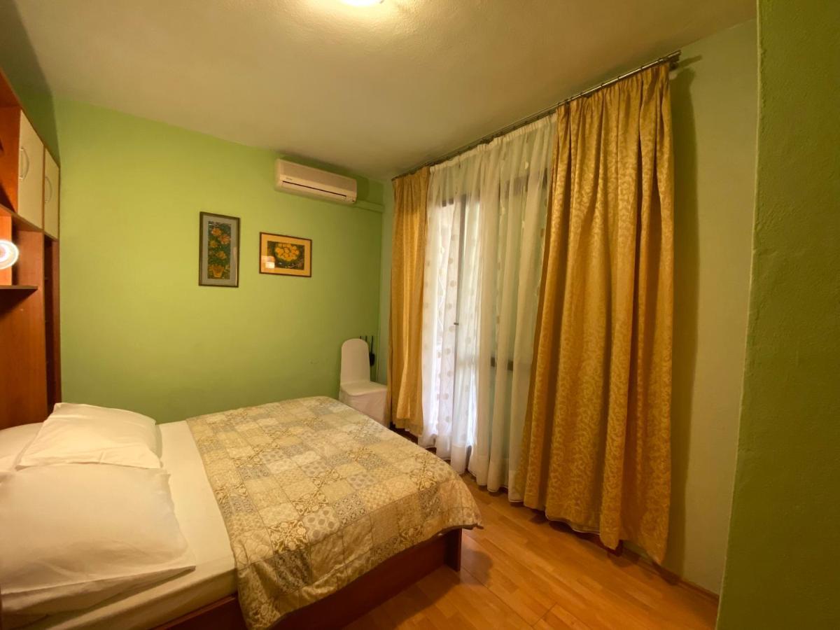 Rooms Josip Makarska Buitenkant foto