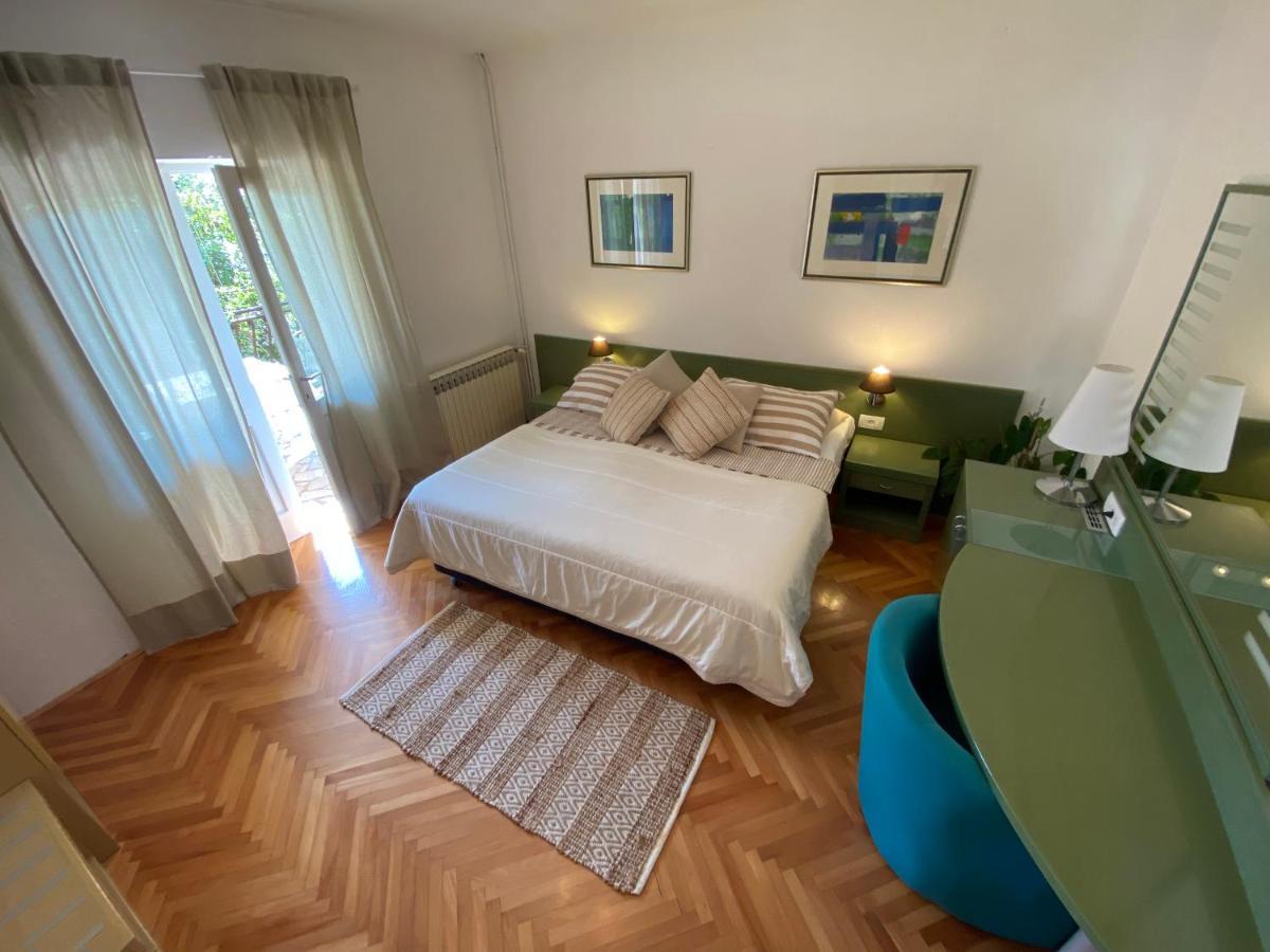 Rooms Josip Makarska Buitenkant foto