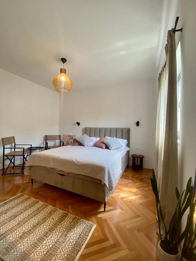 Rooms Josip Makarska Buitenkant foto